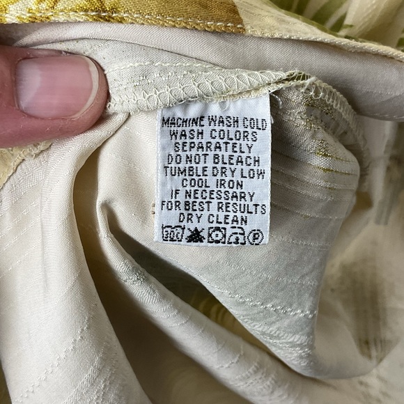 Pre-Owned Tommy Bahama Yellow Floral Short Sleeve Silk Button Up Shirt, Size XL - Picture 7 of 10